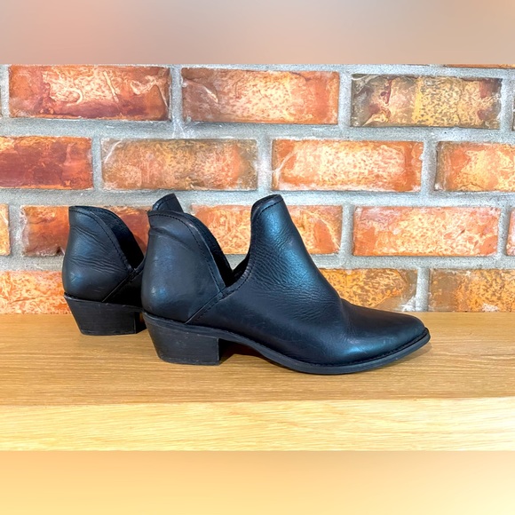 Steve Madden leather booties - Picture 2 of 9